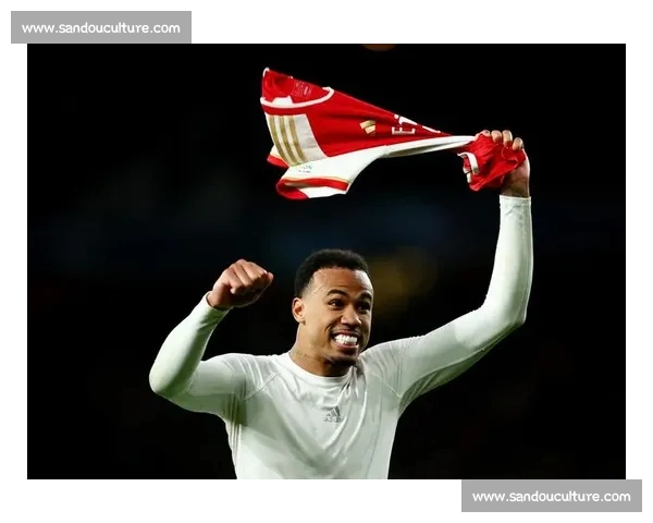 最新足球赛事直播入口全面上线免费观看精彩比赛内容